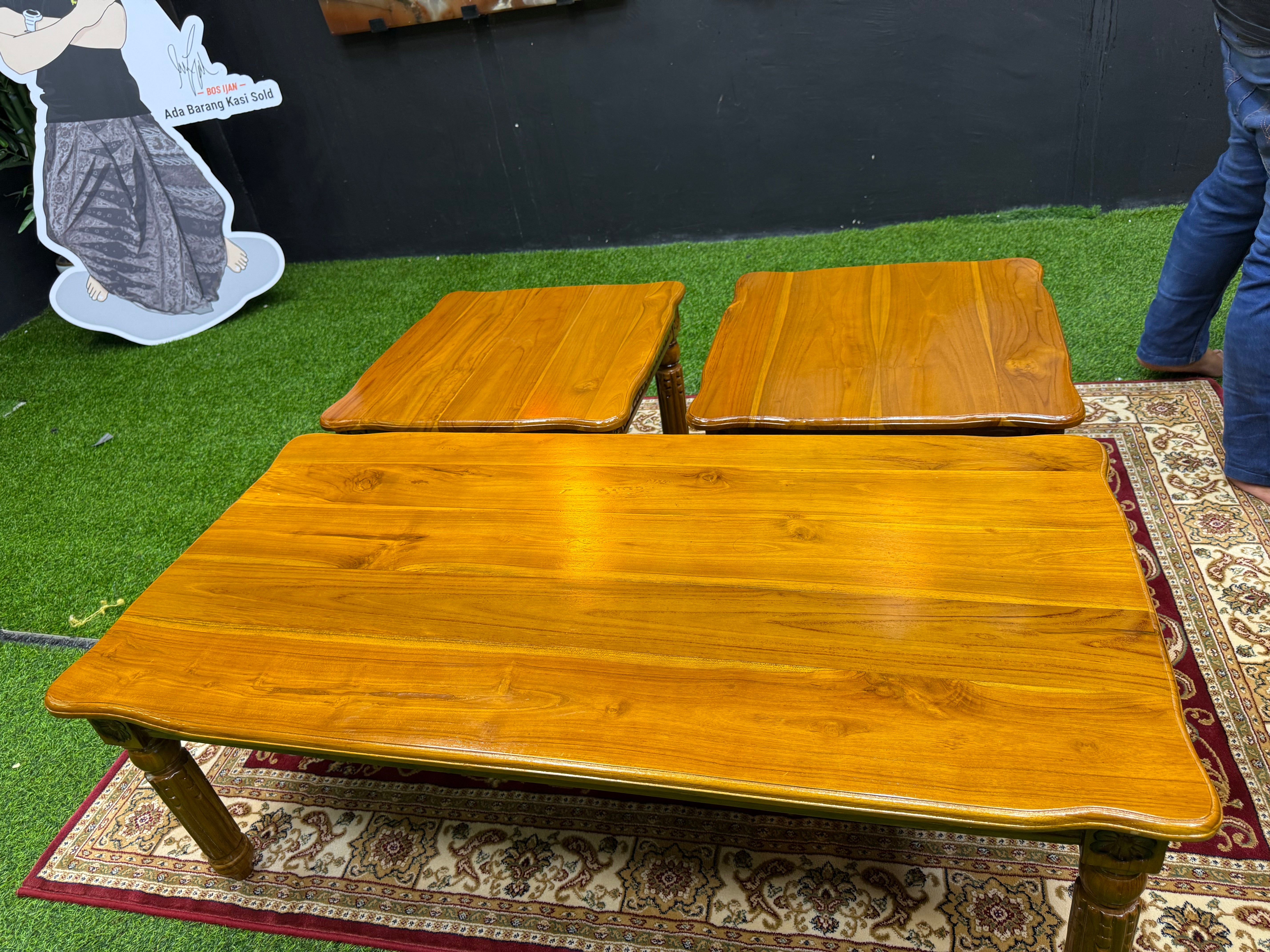 SET SOFA SERBIA LENGAN BESAR 3+2+1+1 & MEJA BESAR KOPI 1 DAN MEJA KOPI KECIL 1 GRED A