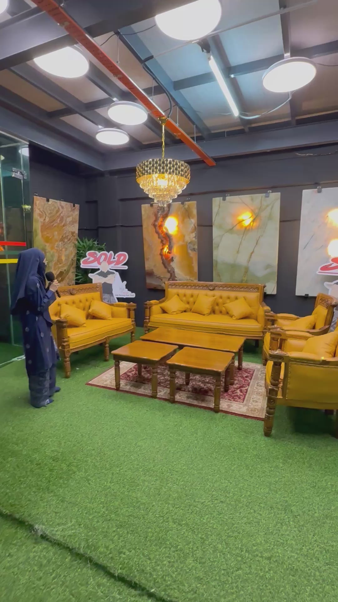 Load video: SET SOFA SERBIA LENGAN BESAR 3+2+1+1 &amp; MEJA BESAR KOPI 1 DAN MEJA KOPI KECIL 1 GRED A